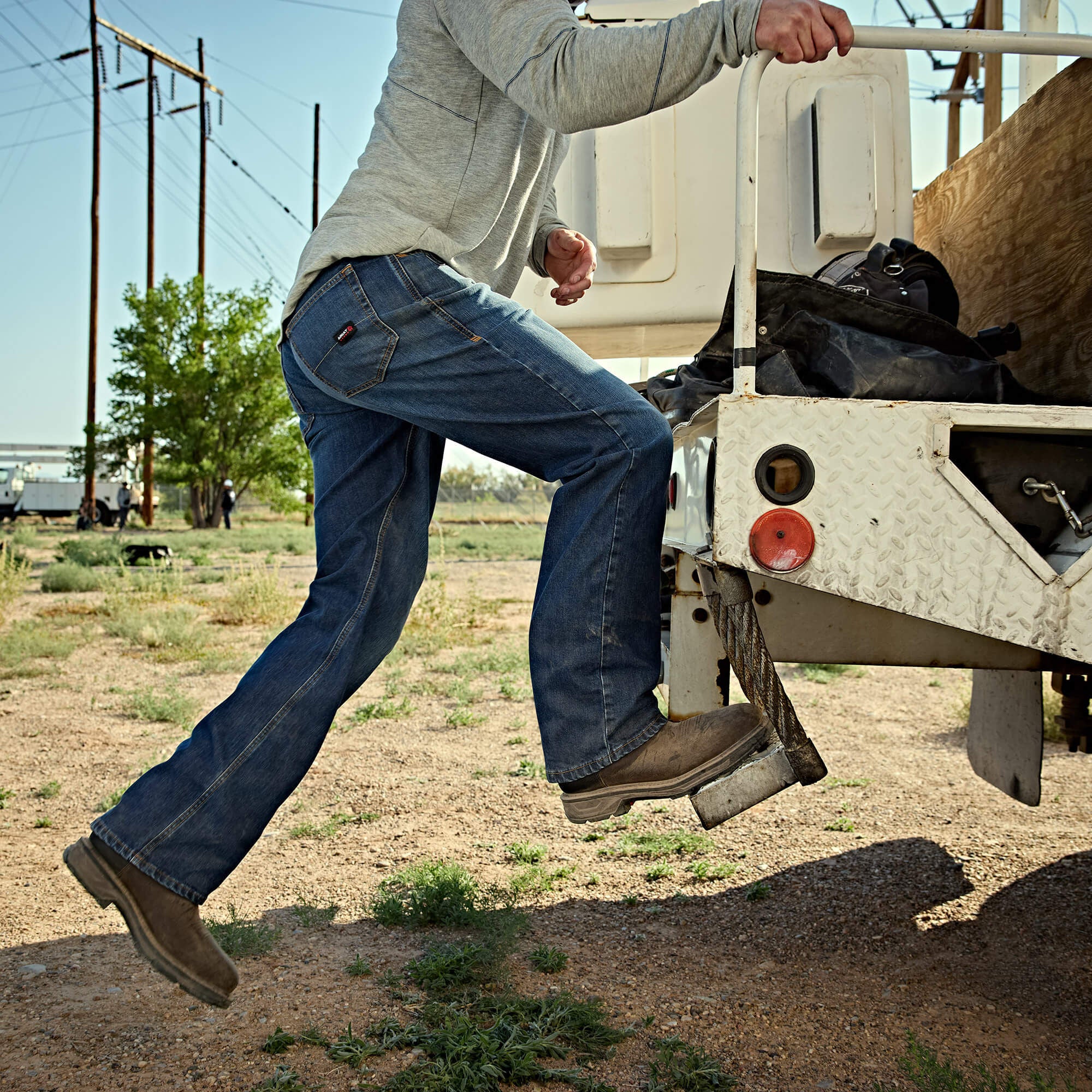 FR M5 Straight Lightweight DuraStretch Straight Leg Jeans-Ariat