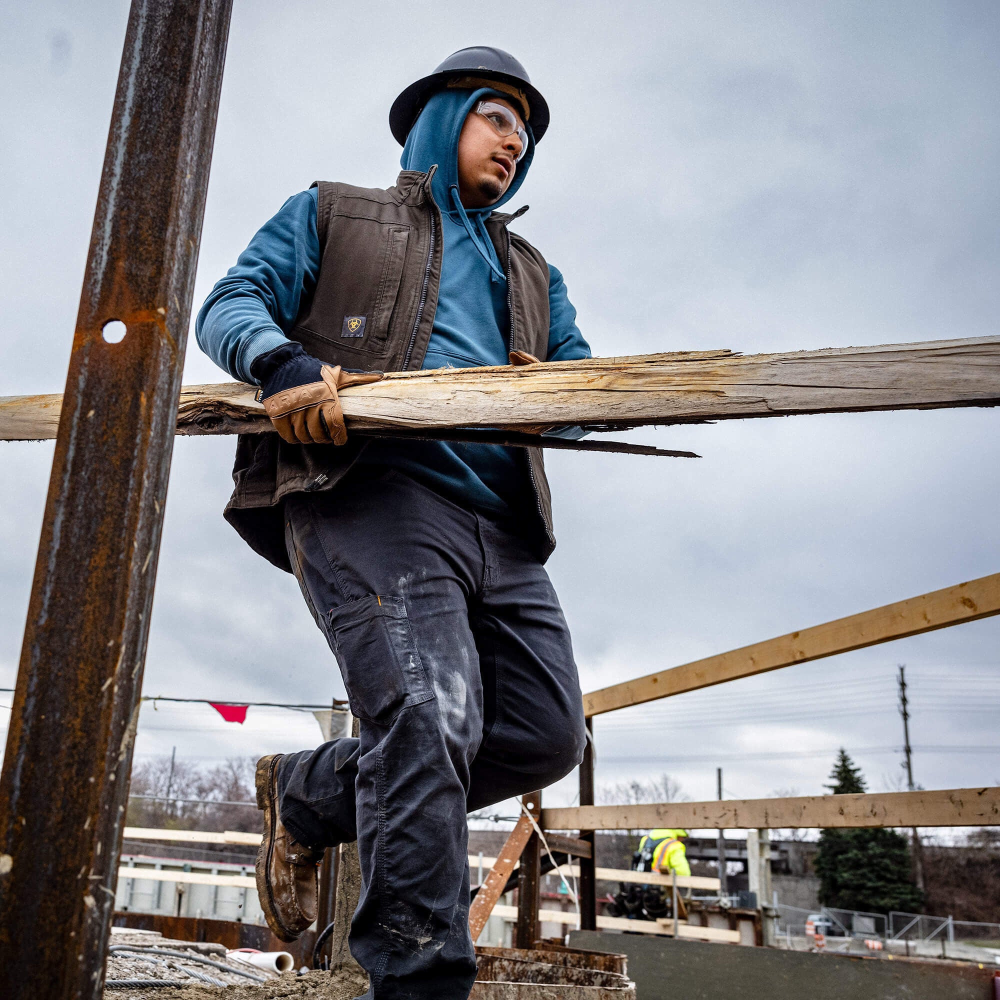 Rebar Washed DuraCanvas Insulated Vest-Ariat