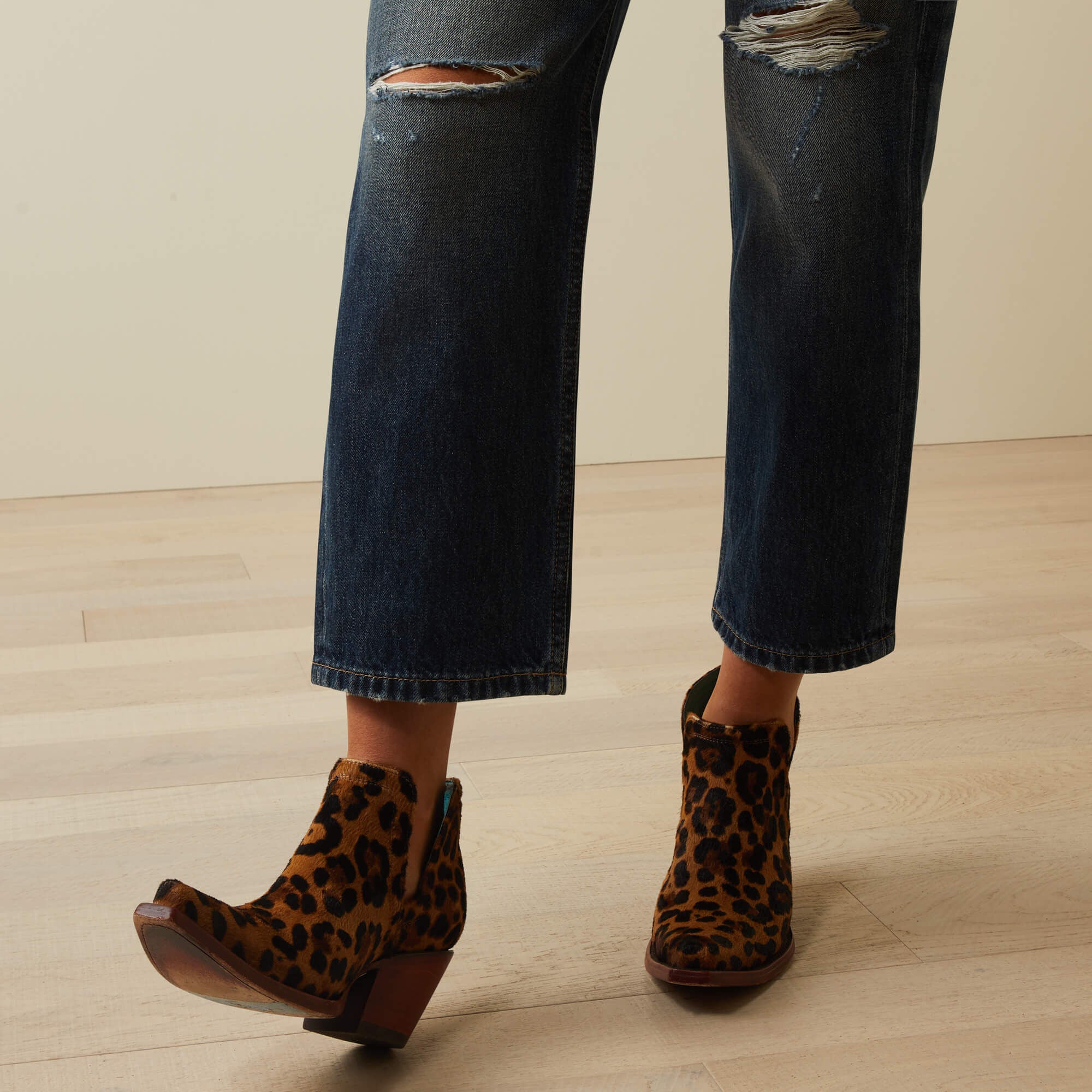 Ultra High Rise Tomboy Straight Jean-Ariat