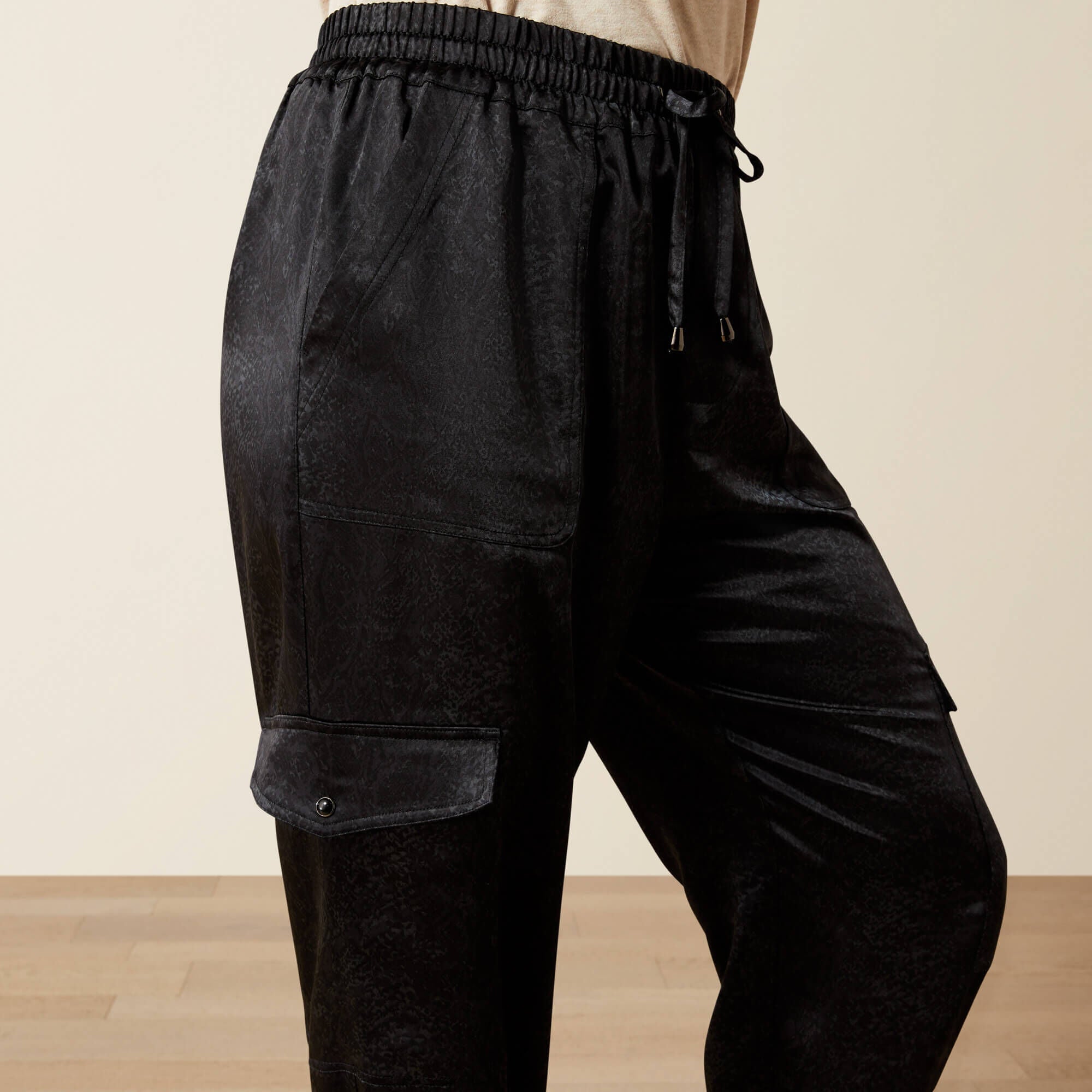 Silky Cargo-Ariat